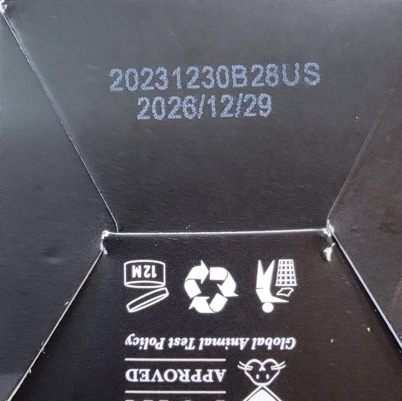 Boldify dark brown hair fibers - Picture 8 of 10